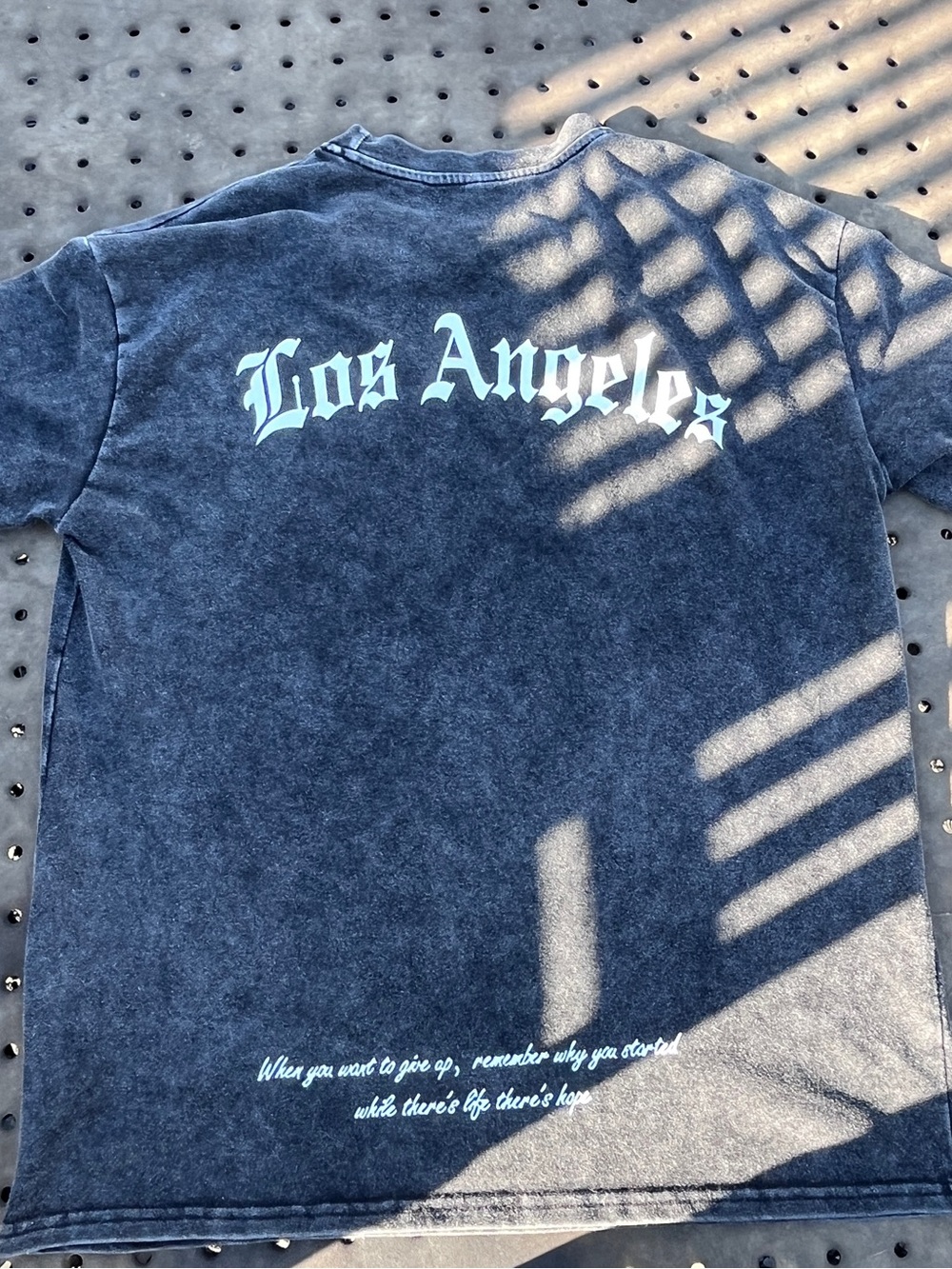 Los Angeles Graphic Menās TāShirt - Washed Black